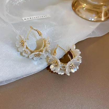 Shining Diva Fashion Latest Sweet Romantic Elegant White Flower Hoop Earrings | Stylish Shell Resin Delicate Pearl Flower Zircon Earrings | Trendy Versatile Jewellery | Light Exquisite Luxury Jewellery(hEt1i)